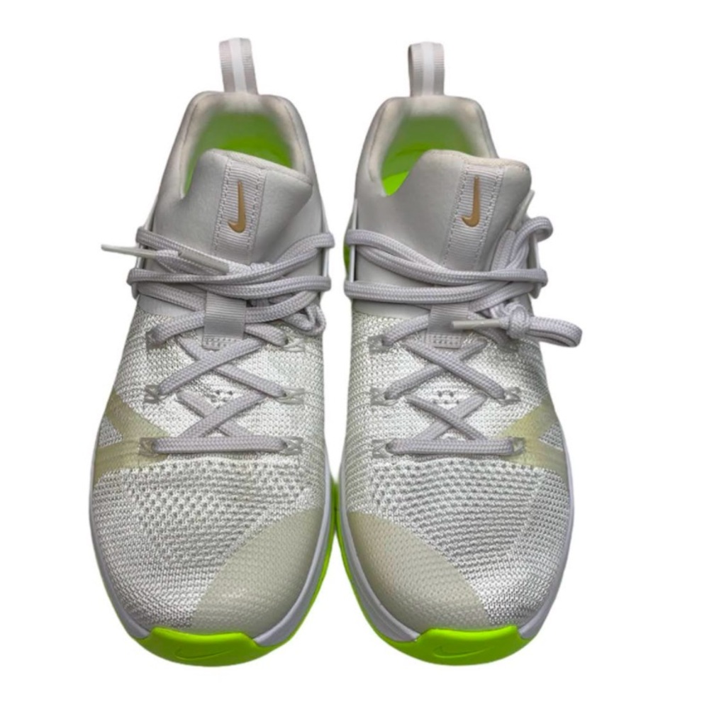Nike Metcon Flyknit Volt/ White EUC Womens size 8.5
